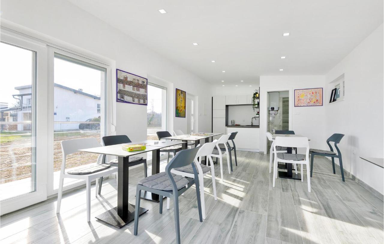 8 Bedroom Lovely Home In Durdevac Thurdevac ภายนอก รูปภาพ