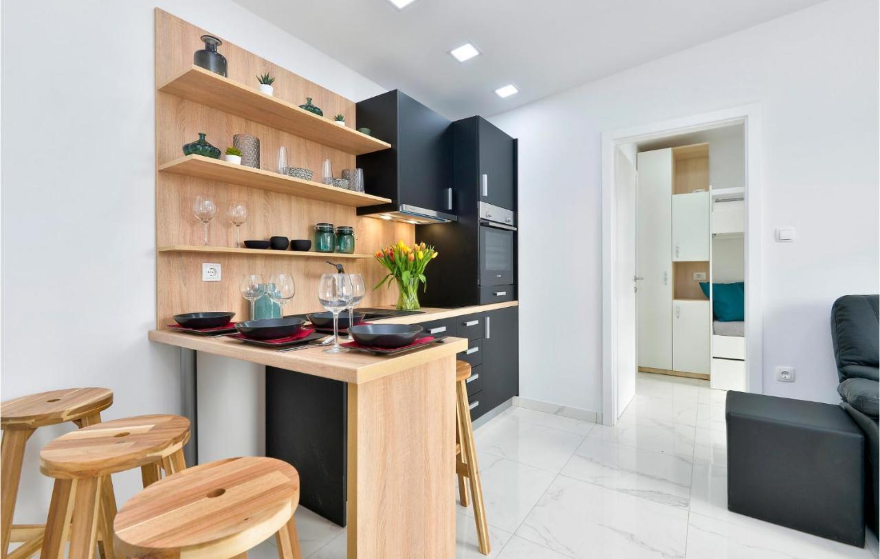 8 Bedroom Lovely Home In Durdevac Thurdevac ภายนอก รูปภาพ