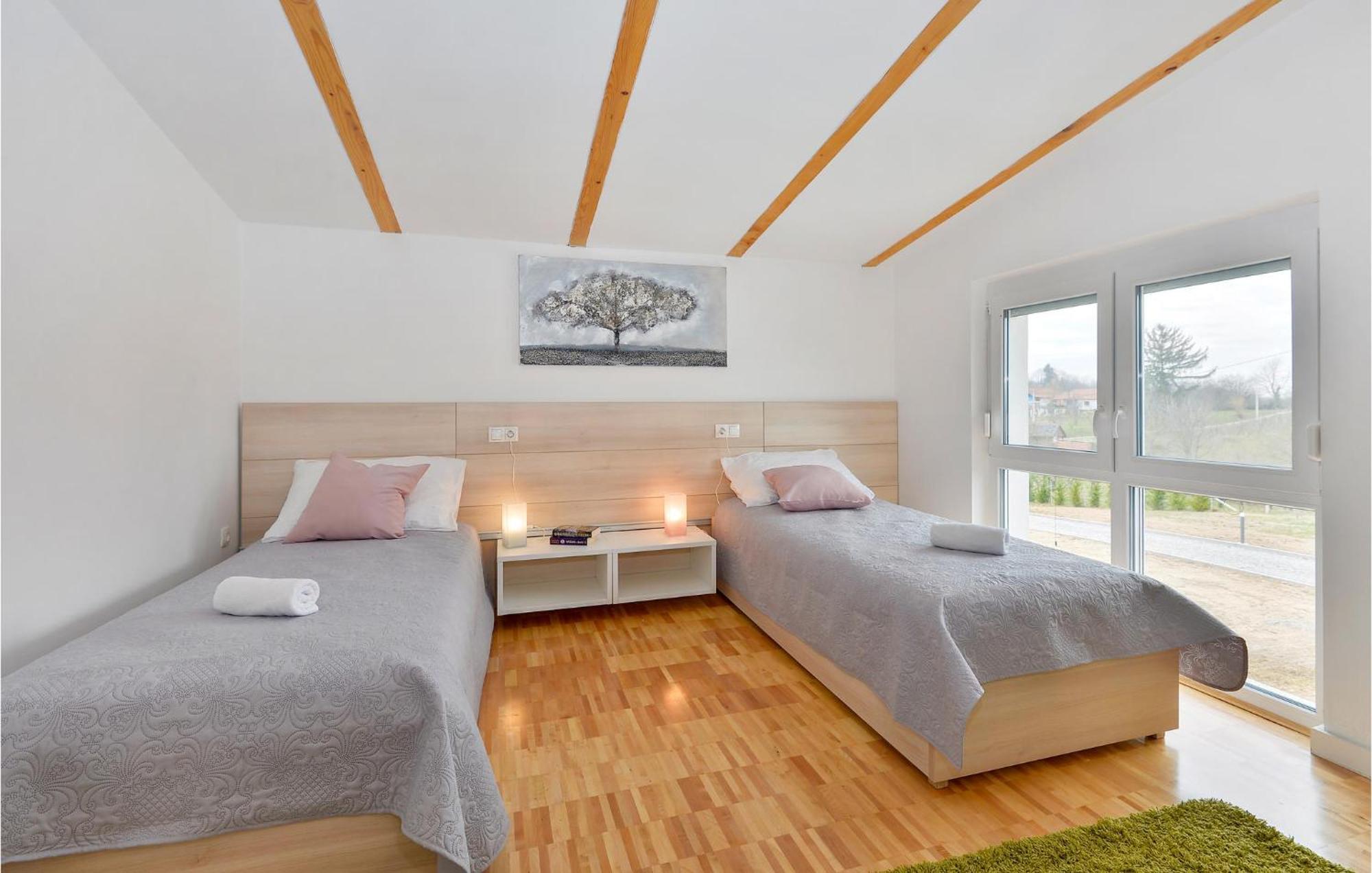 8 Bedroom Lovely Home In Durdevac Thurdevac ภายนอก รูปภาพ